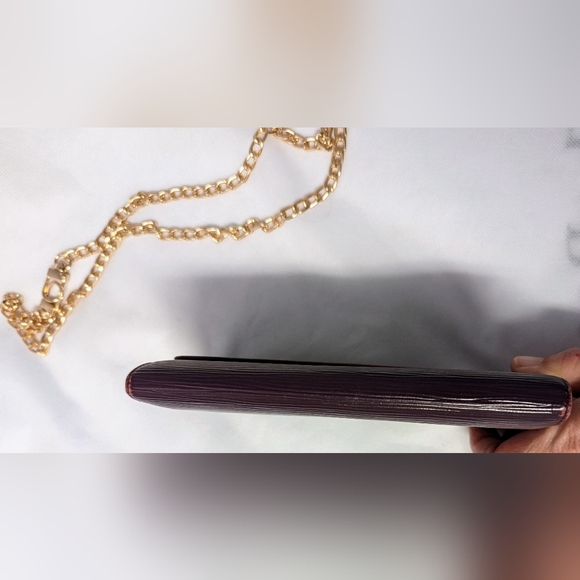 LOUIS VUITTON PURPLE EPI SARAH WALLET WITH LV DUST BAG GREAT CONDITION!! - Picture 3 of 10